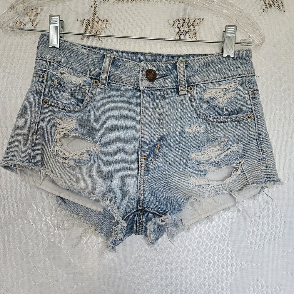 American Eagle Lightwash Size 00 Distressed Frayed Hem Destroyed Short Shorts